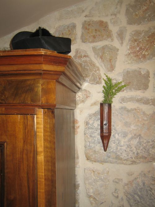 krk don camillo appartment schrank detail