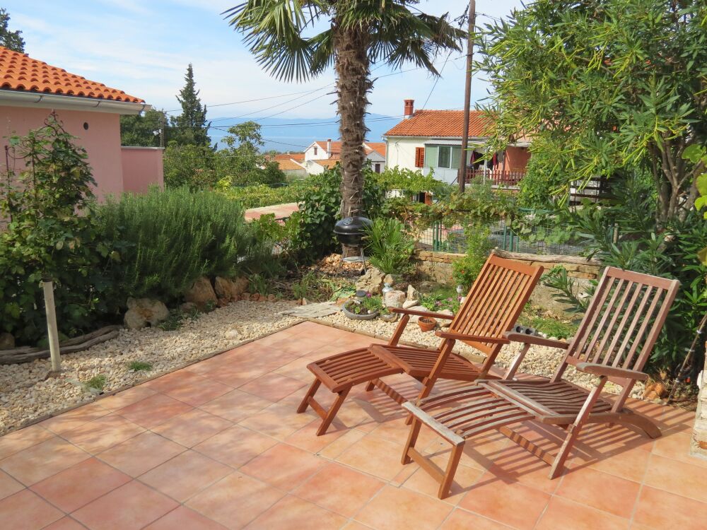 <p>Ausblick von Balthasar (EG): Palme und Meer</p> <p>Ausblick von Balthasar (EG): Palme und Meer</p>