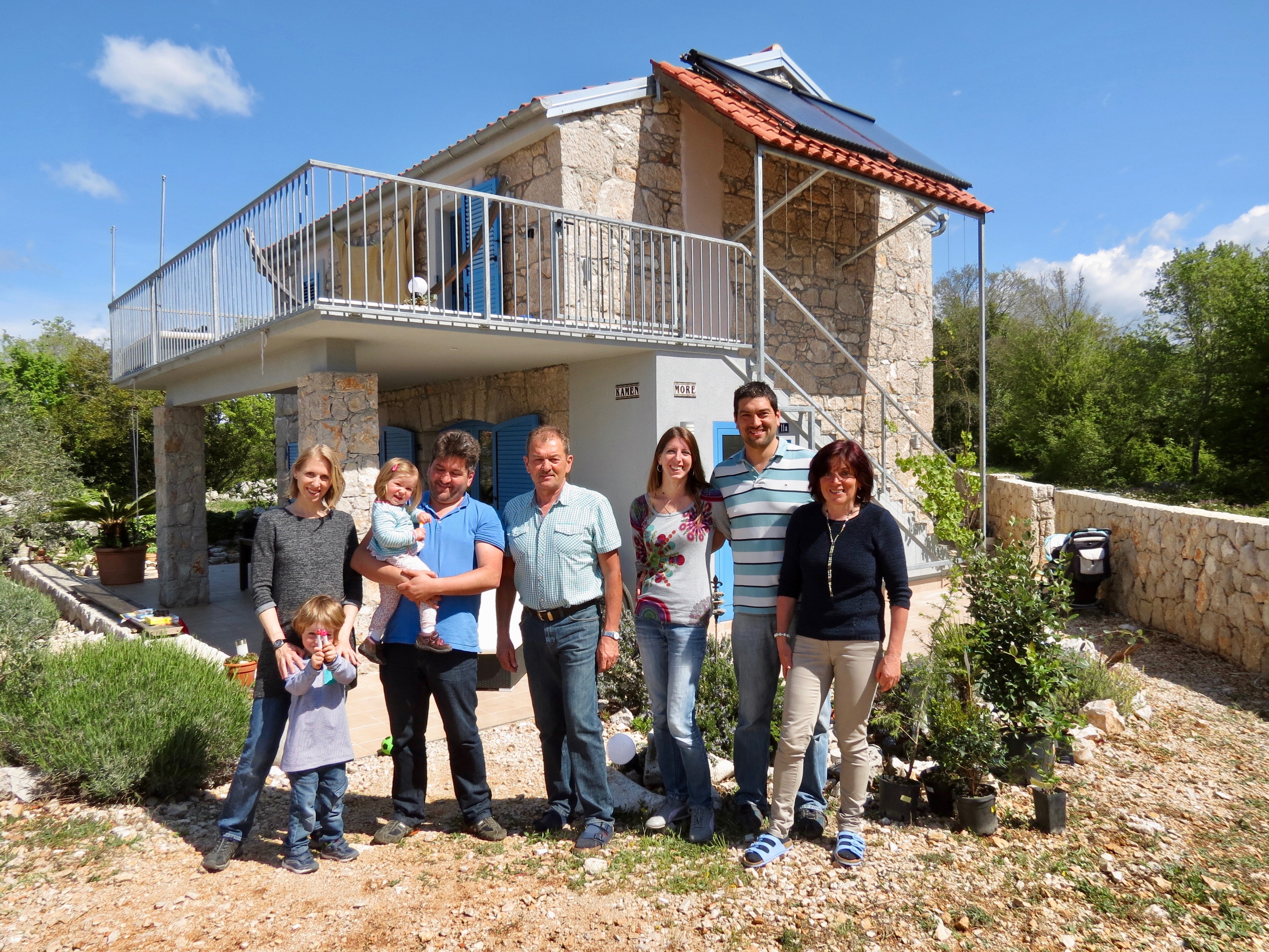 <p>Die Familie Reithmair hat sich vergrößert</p> <p>Die Familie Reithmair hat sich vergrößert</p>