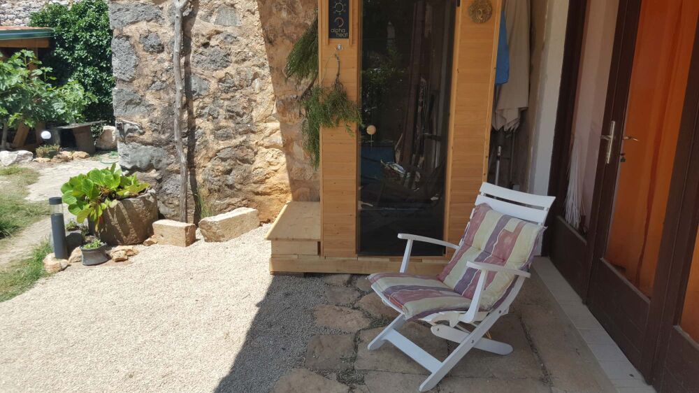 <p>Infrarotsauna</p> <p>Infrarotsauna</p>