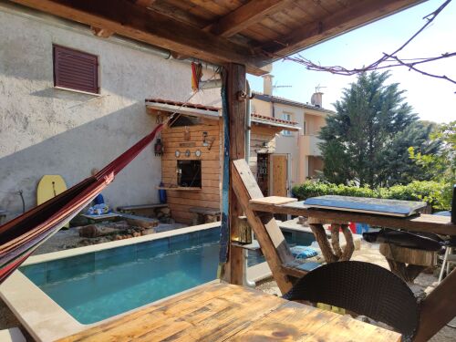 Insel Krk - Ferienwohnung Porthos mit Pool, OutdoorkÃ¼che und Pergola