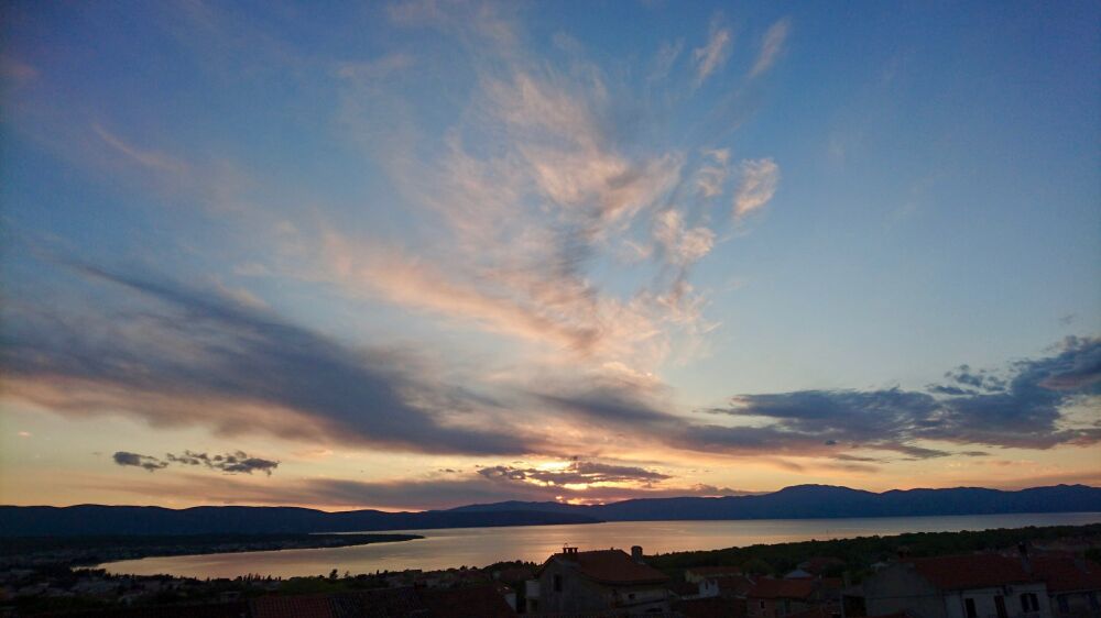 <p>grandioser Sonnenuntergang</p> <p>grandioser Sonnenuntergang</p>