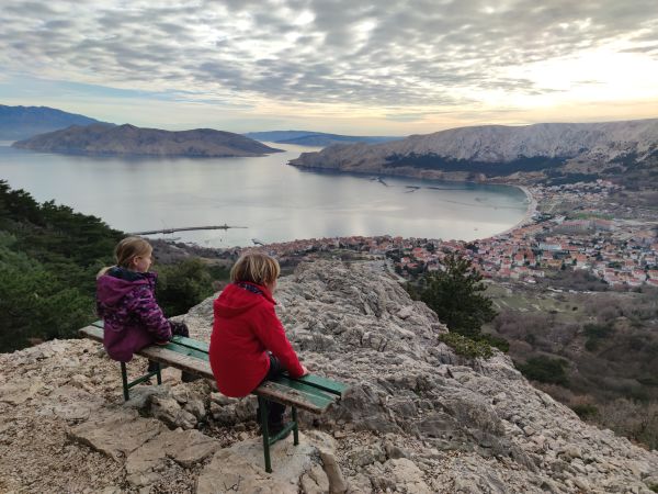 Wanderung zum Mond in Baska an Silvester