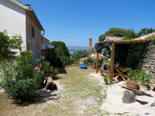 Insel Krk - Ferienwohnung Porthos mit mediterranen Garten mit Meerblick
