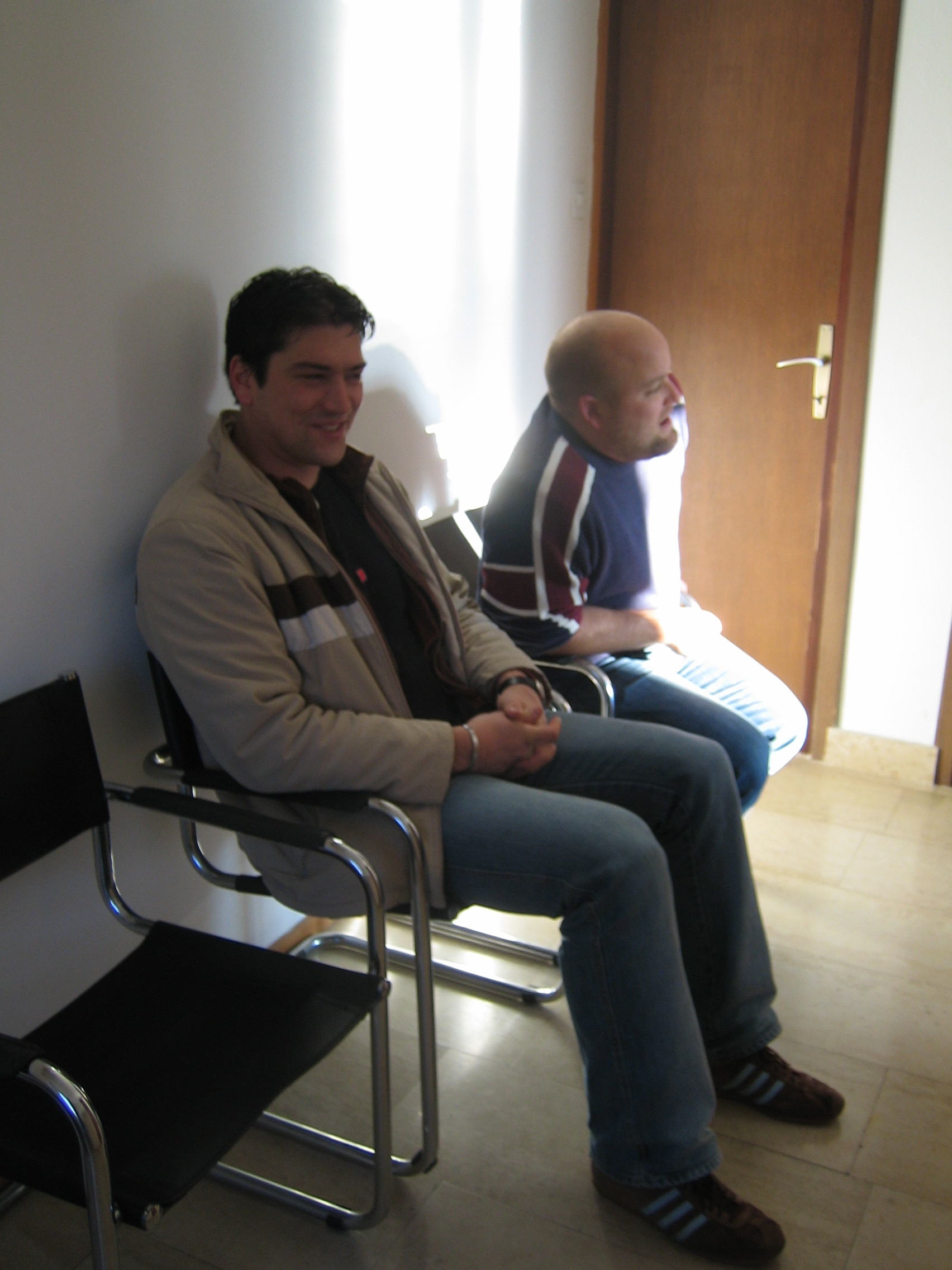 <p>Warten beim Notar in Krk-Stadt</p> <p>Warten beim Notar in Krk-Stadt</p>