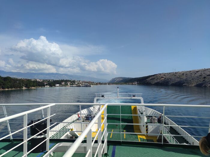 FÃ¤hre mit Blick auf Rab