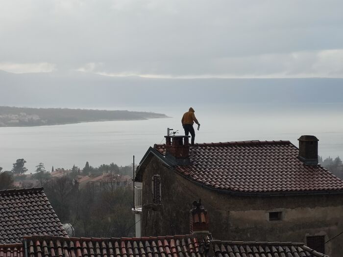 Installation der Richtfunktsationen auf dem Turm Krk