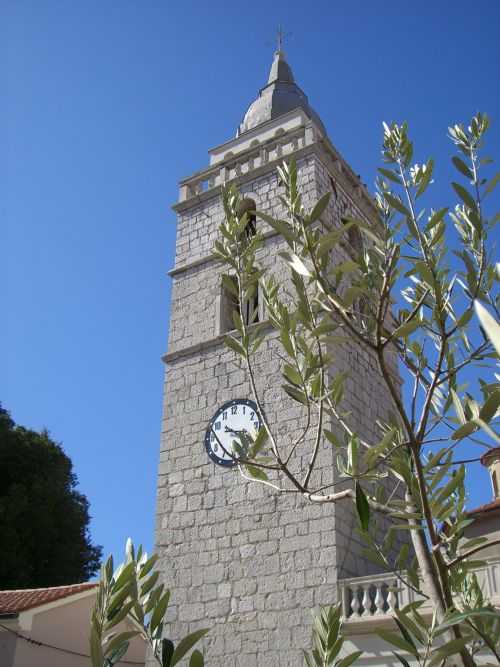 Kroatien Insel Krk Omisalj Kirchturm