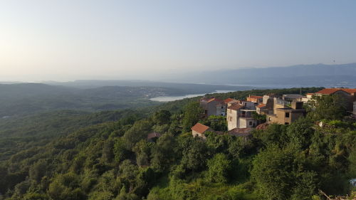 Insel Krk Dobrinj Ausblick Ã¼ber die Bucht von Soline und dahinter das Festland