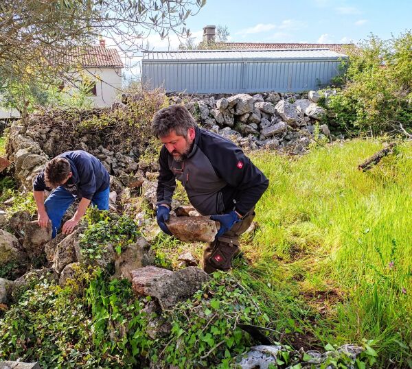 Wiederaufbau einer Trockensteinmauer