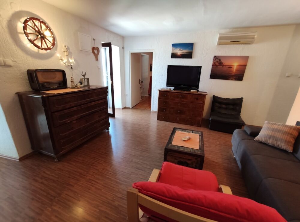 <p>Wohnzimmer mit Wohlfühlbeleuchtung</p> <p>Wohnzimmer mit Wohlfühlbeleuchtung</p>