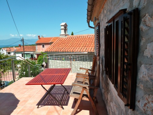 Balkon Melchior mit Kapelle im Hintergrund